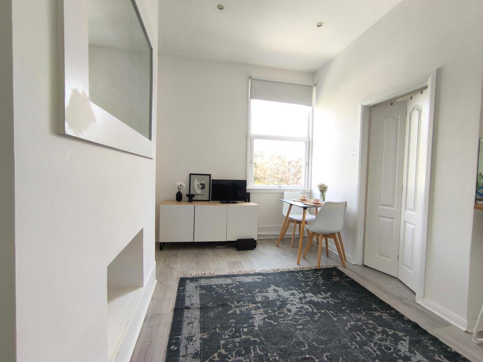 Bright Chiswick Apartment - Great Location London Eksteriør bilde