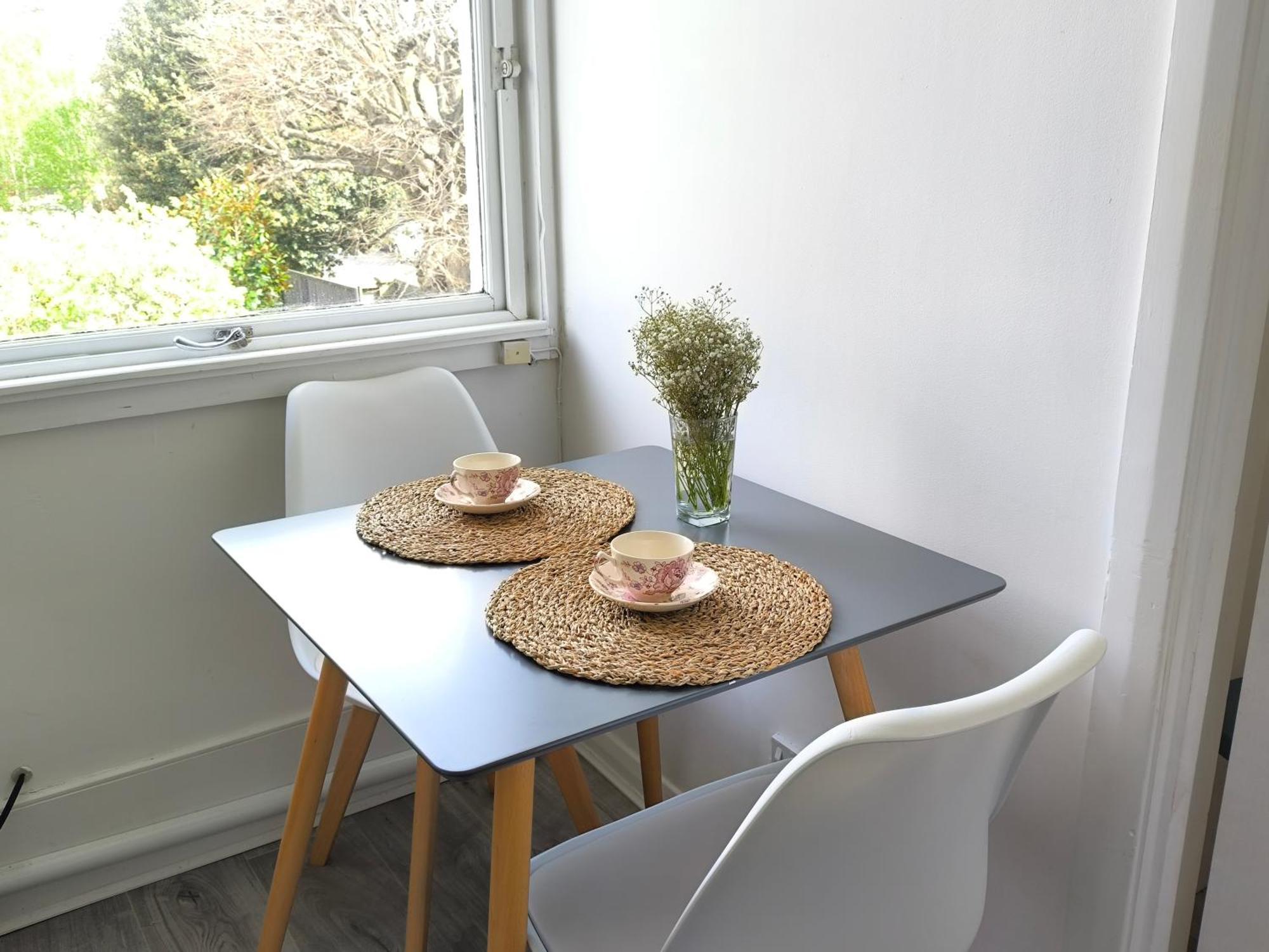 Bright Chiswick Apartment - Great Location London Eksteriør bilde